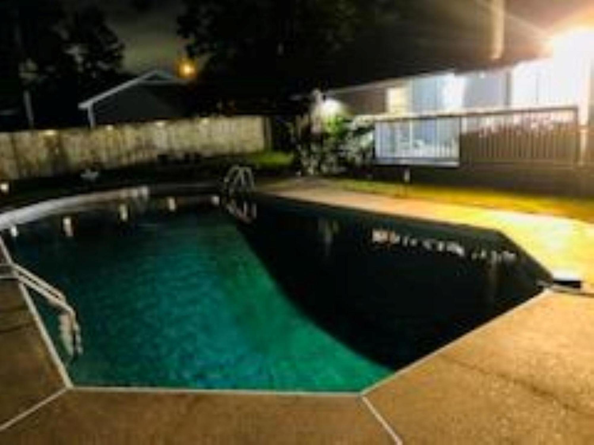 Sug'S Place Dothan Bagian luar foto